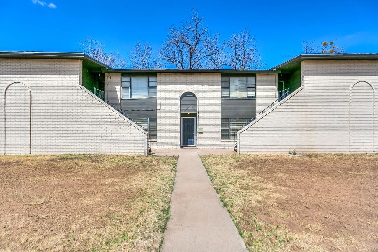 1427 Austin St - Photo 4 of 22