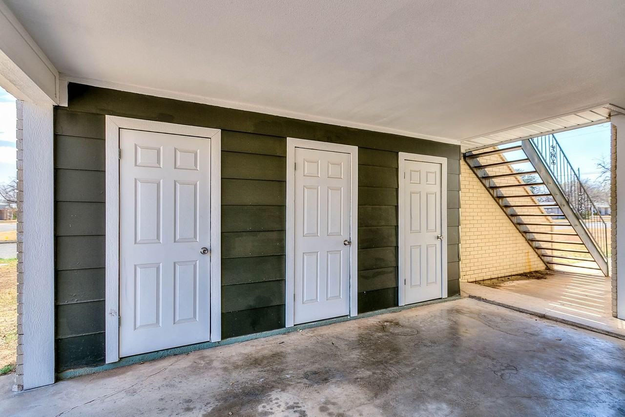 1427 Austin St - Photo 7 of 22