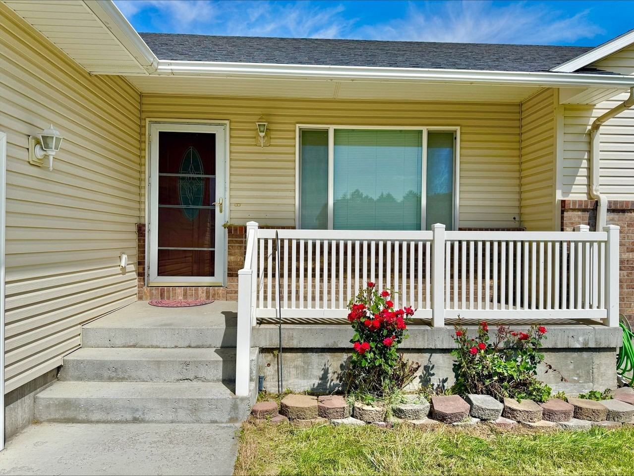 942 Homerun St - Photo 2 of 20