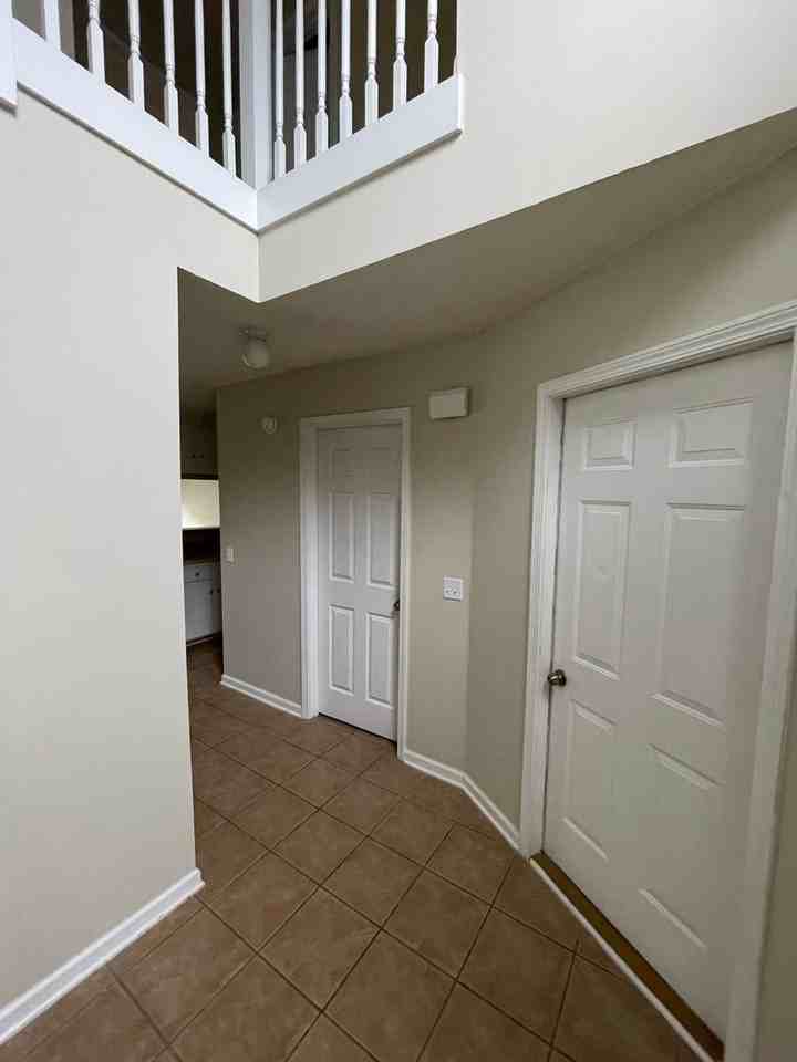 125 Winthrope Ln - Photo 4 of 37
