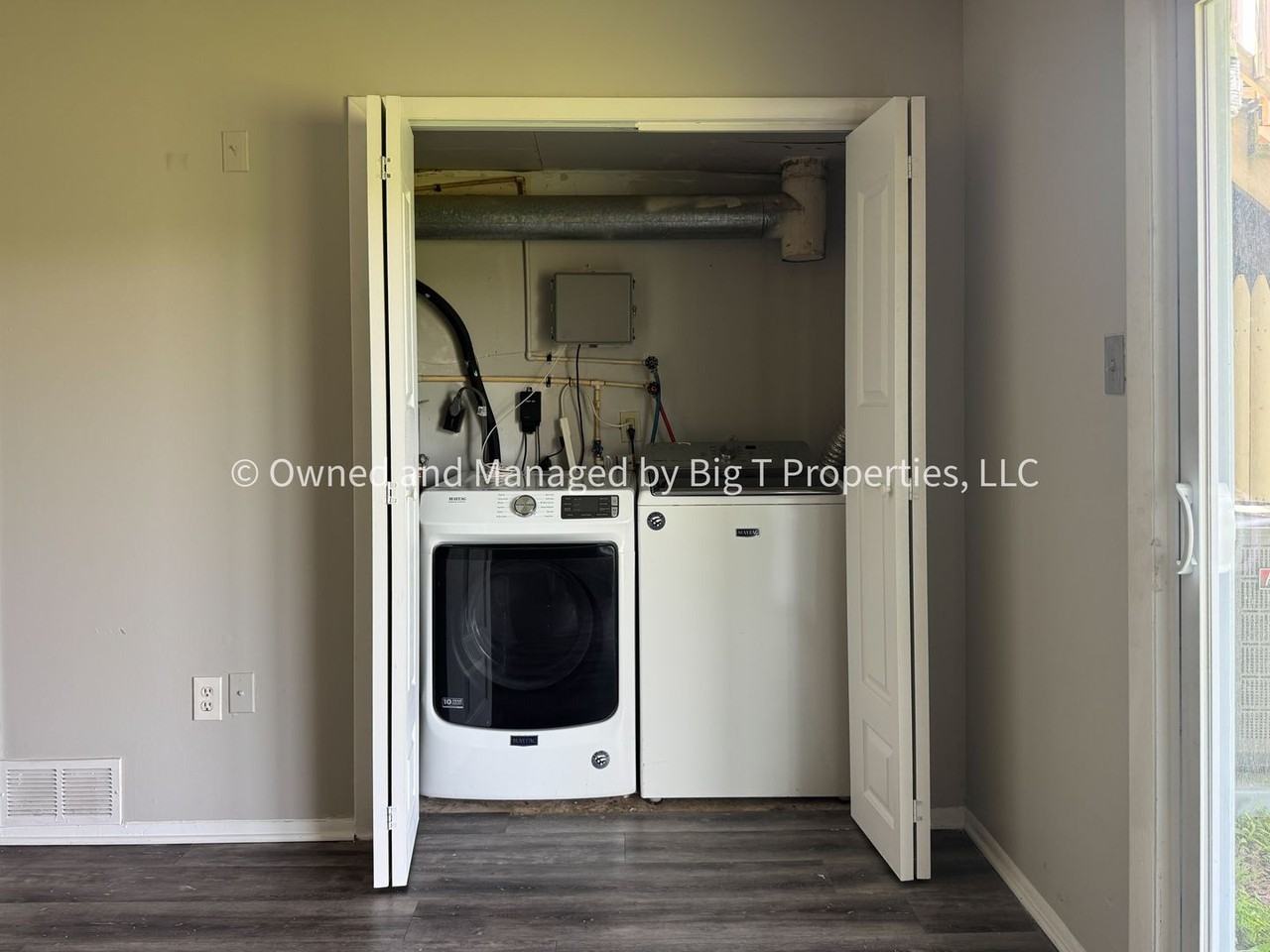 3032 Greenshire Ave - Photo 3 of 14