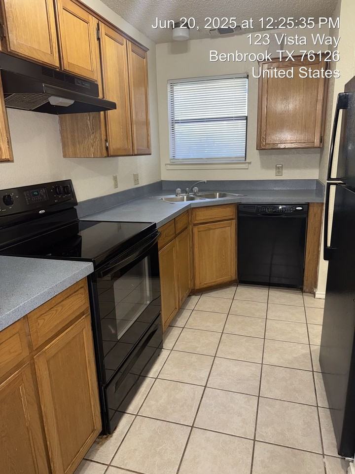 111 Vista Way - Photo 5 of 12