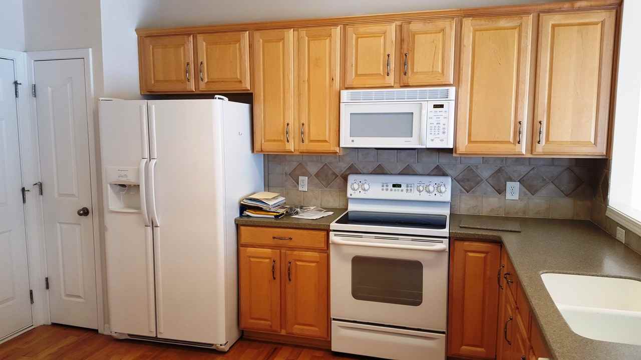 9043 Mcalwaine Preserve Ave - Photo 4 of 22