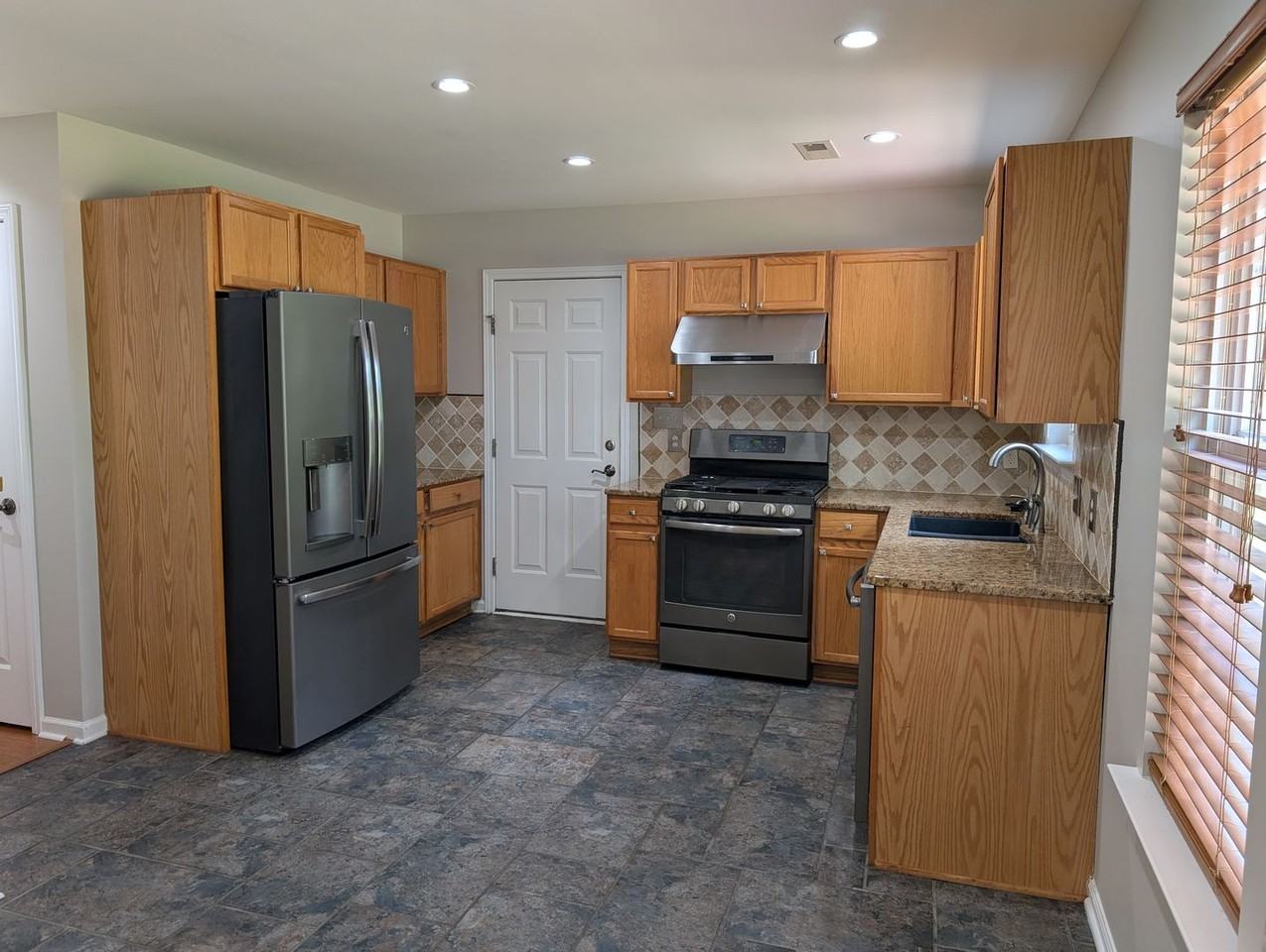 9935 Redbud Tree Ct - Photo 3 of 27