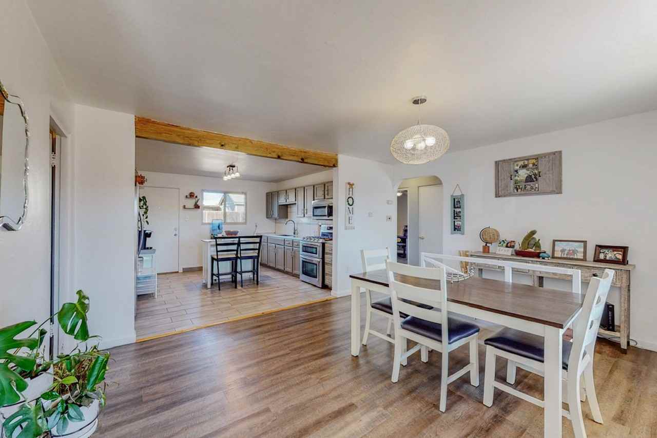 9105 Cottonwood Rd Ne - Photo 2 of 42