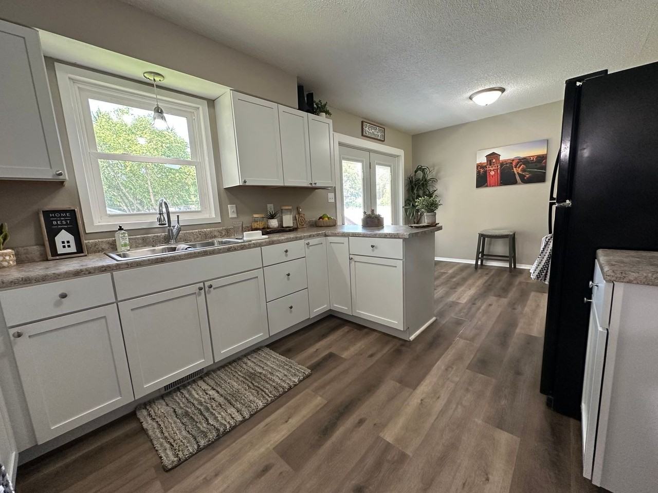 1321 Shultz St - Photo 2 of 27