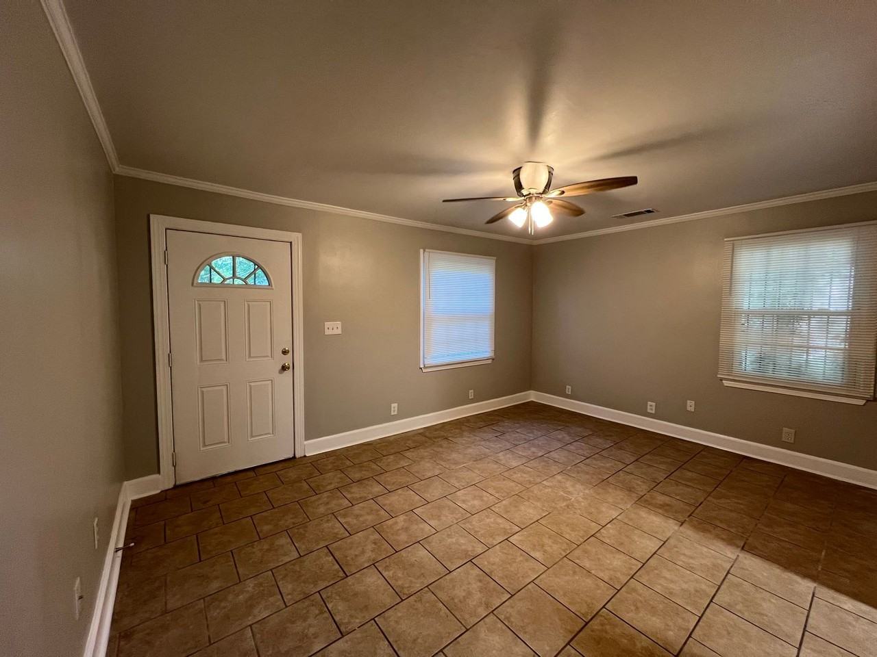 2521 Chestnut St - Photo 4 of 13