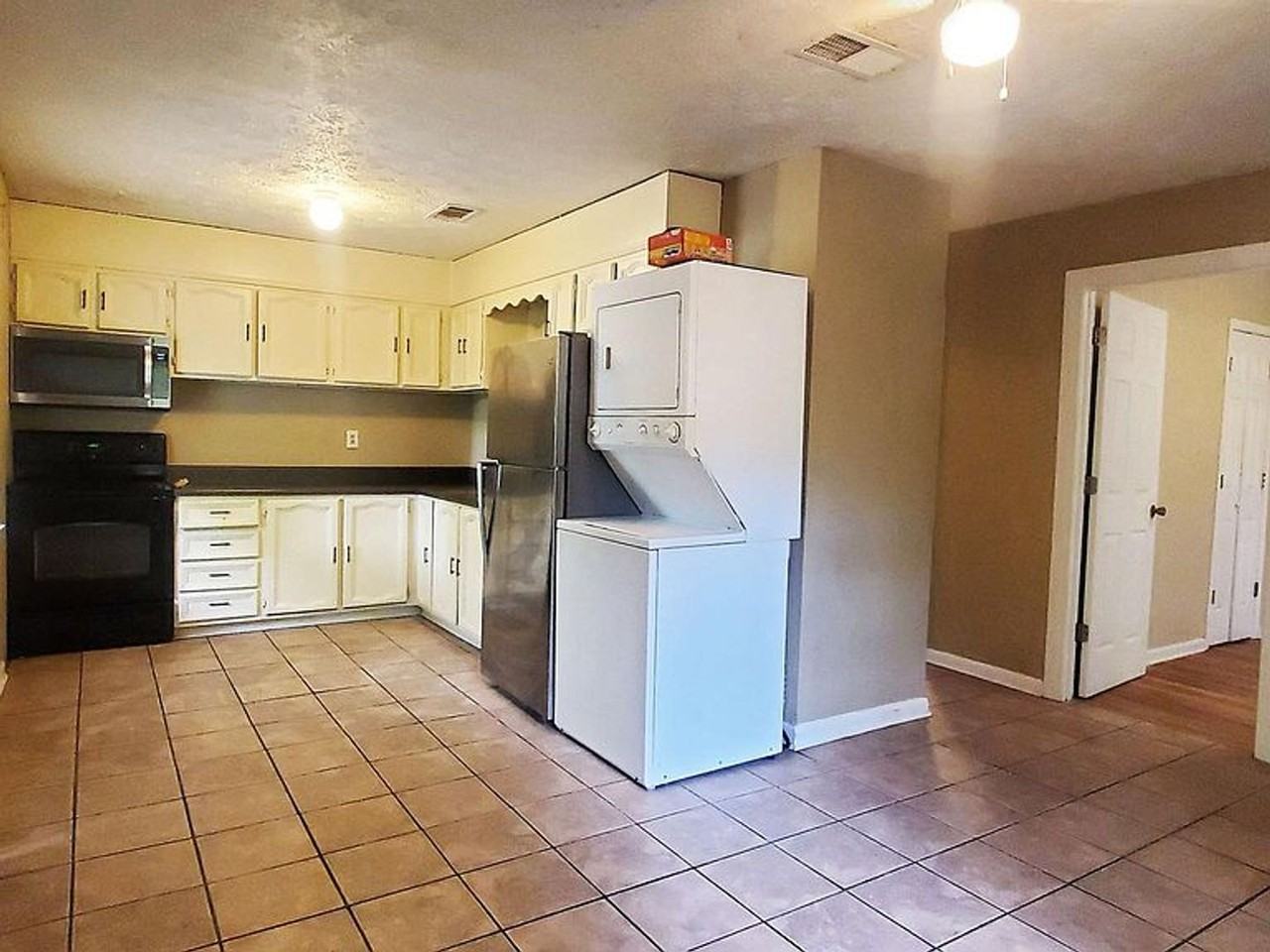 Lee Carson Properties - Photo 2 of 22