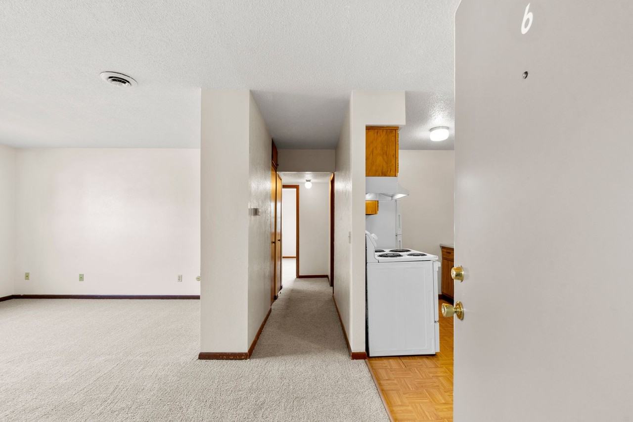 Ziggy Place on Fifth - Photo 2 of 12
