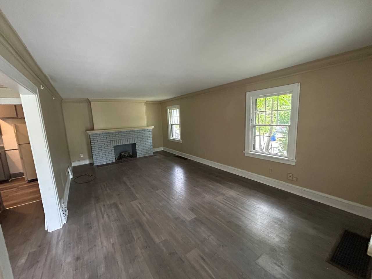 3633 Cedarbrook Rd - Photo 2 of 7