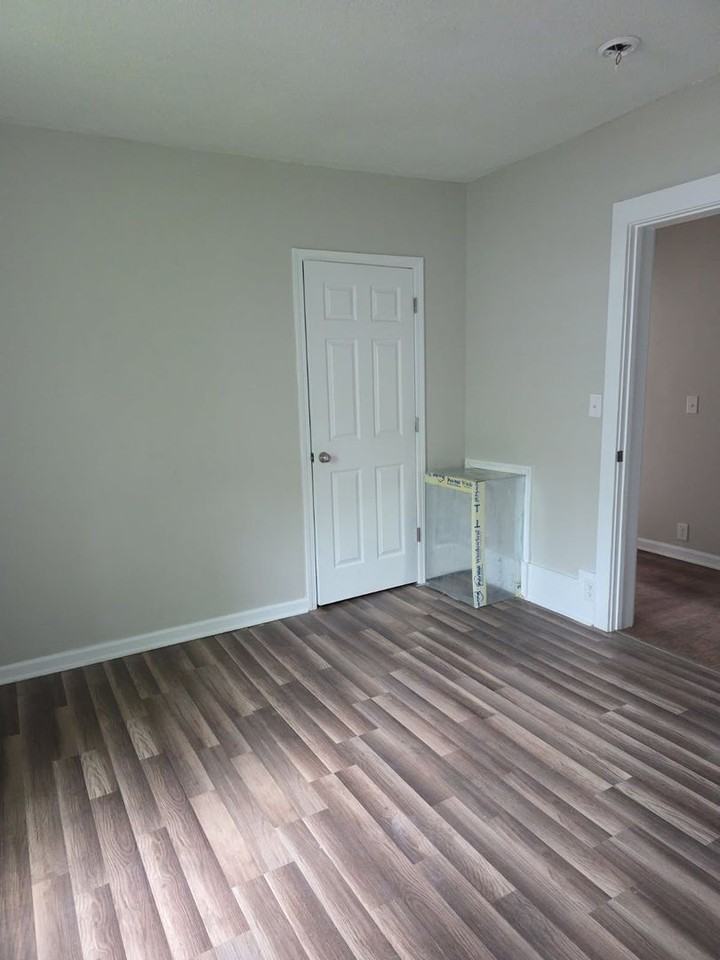 621 Wilson St - Photo 3 of 7