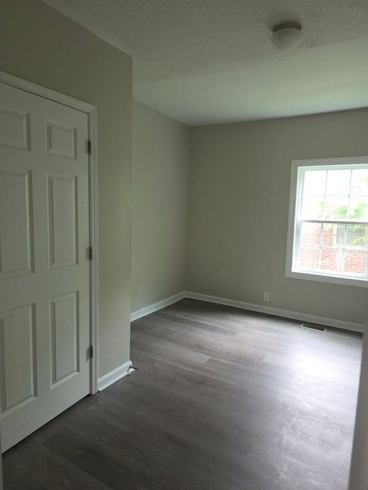 621 Wilson St - Photo 4 of 7