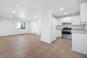 featured image of 2085 Highview Ct