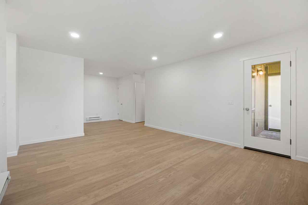 2085 Highview Ct - Photo 2 of 21