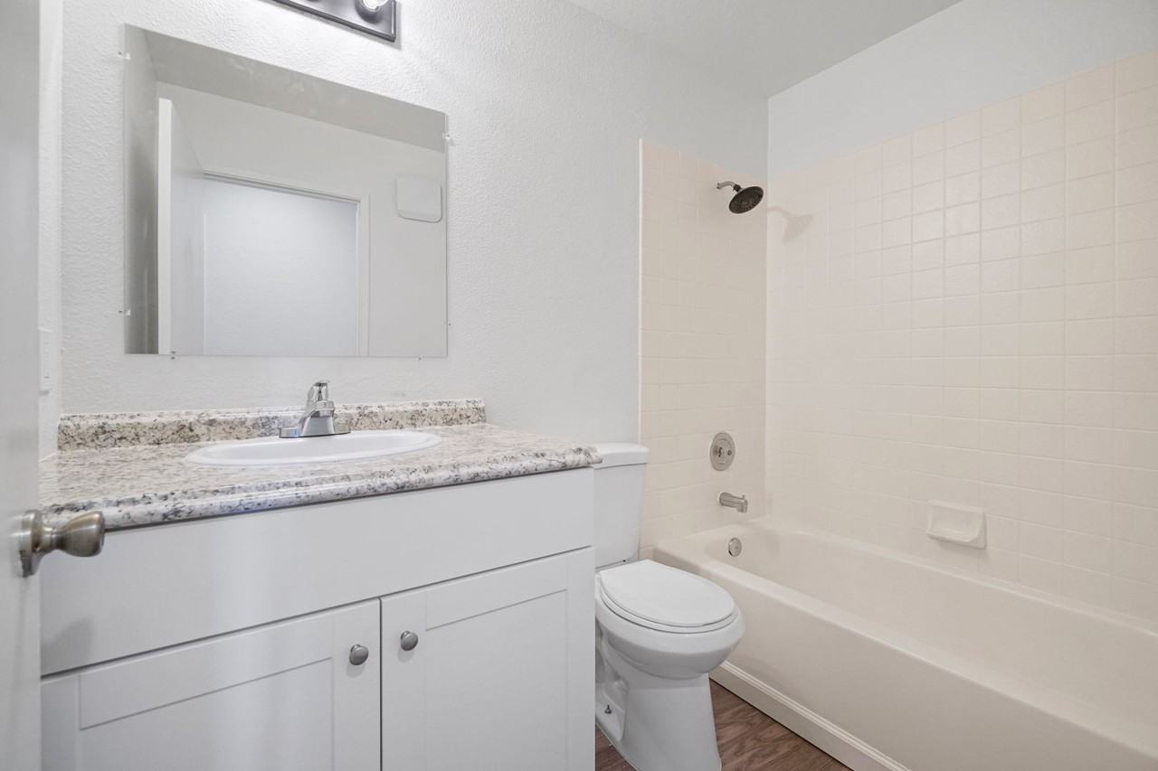 2085 Highview Ct - Photo 7 of 21