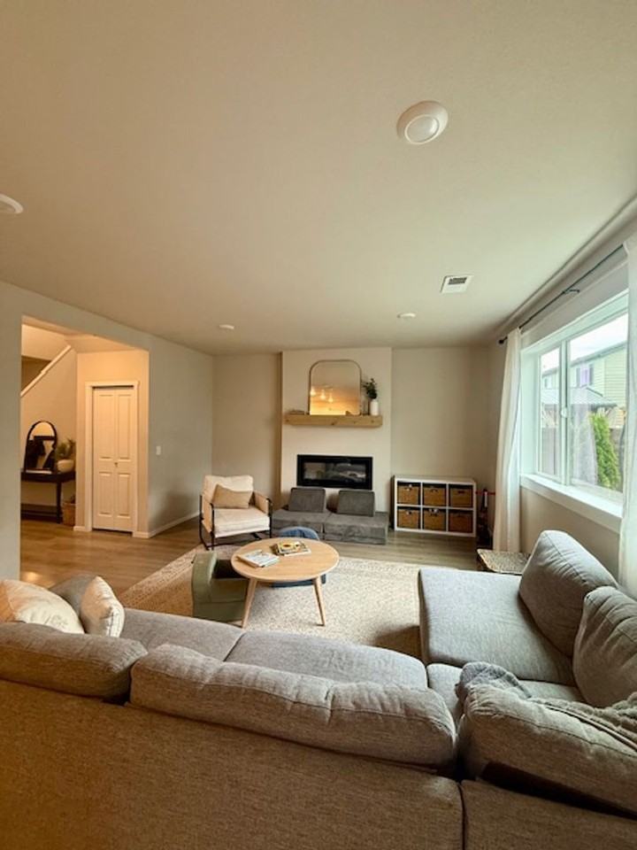 20639 Rolen Ave - Photo 3 of 26