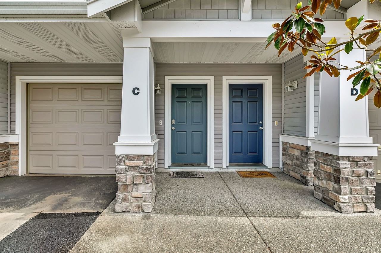 6330 Isaac Ave Se #C - Photo 4 of 23