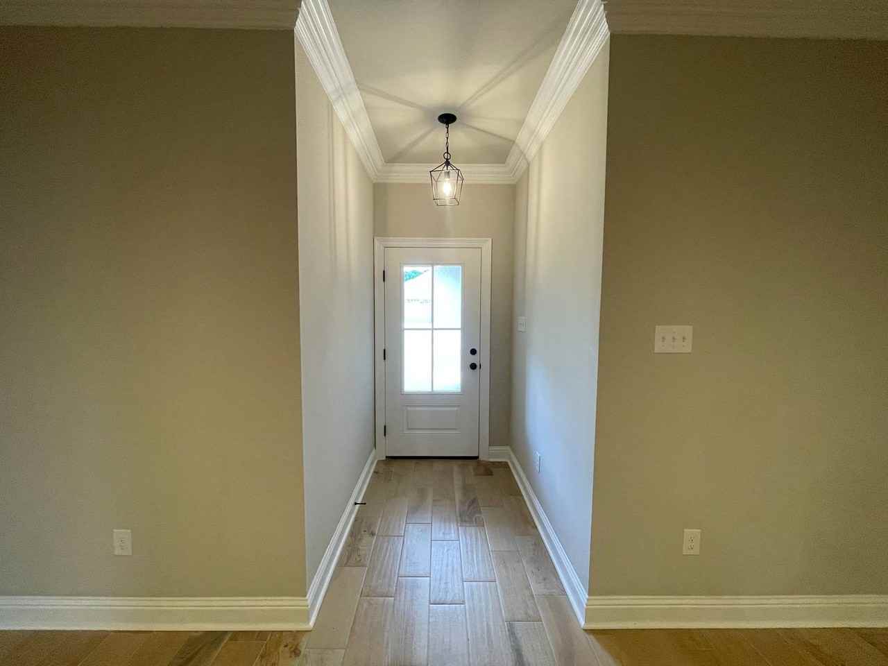 605 605 Cabernet Court - Photo 2 of 15