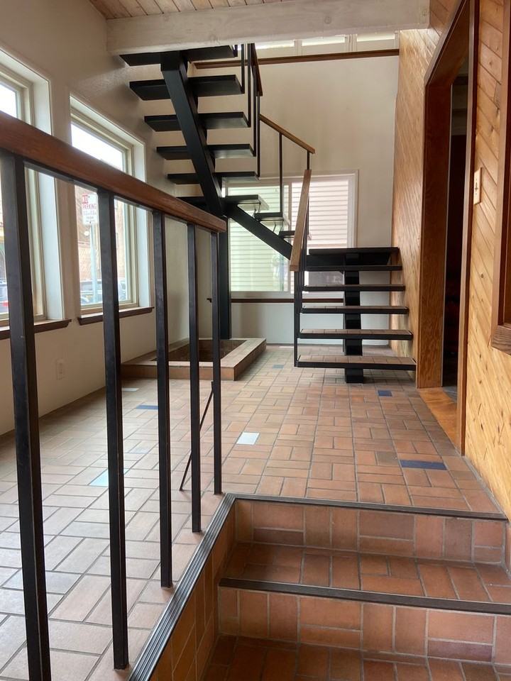 58 66th Pl - Photo 3 of 25