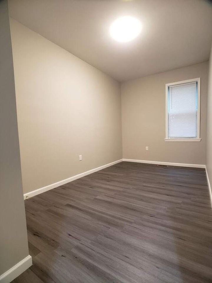 23 Bayview Avenue - Photo 7 of 10