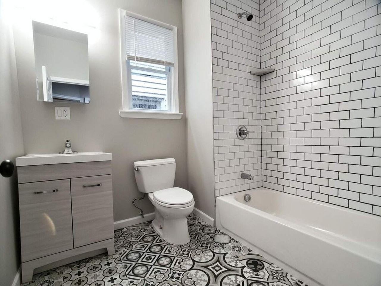 23 Bayview Avenue - Photo 5 of 10