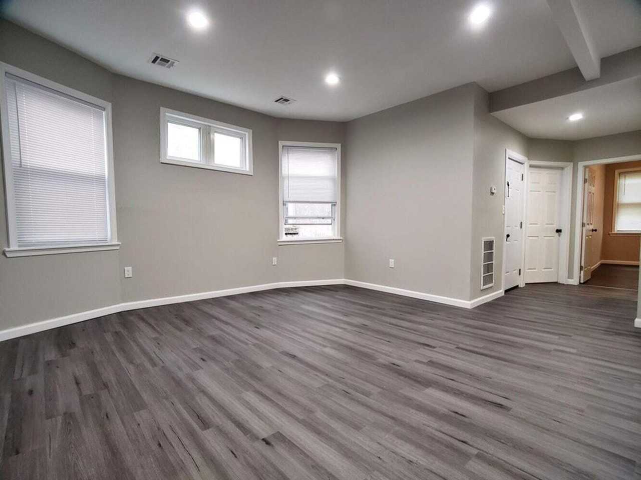 23 Bayview Avenue - Photo 4 of 10