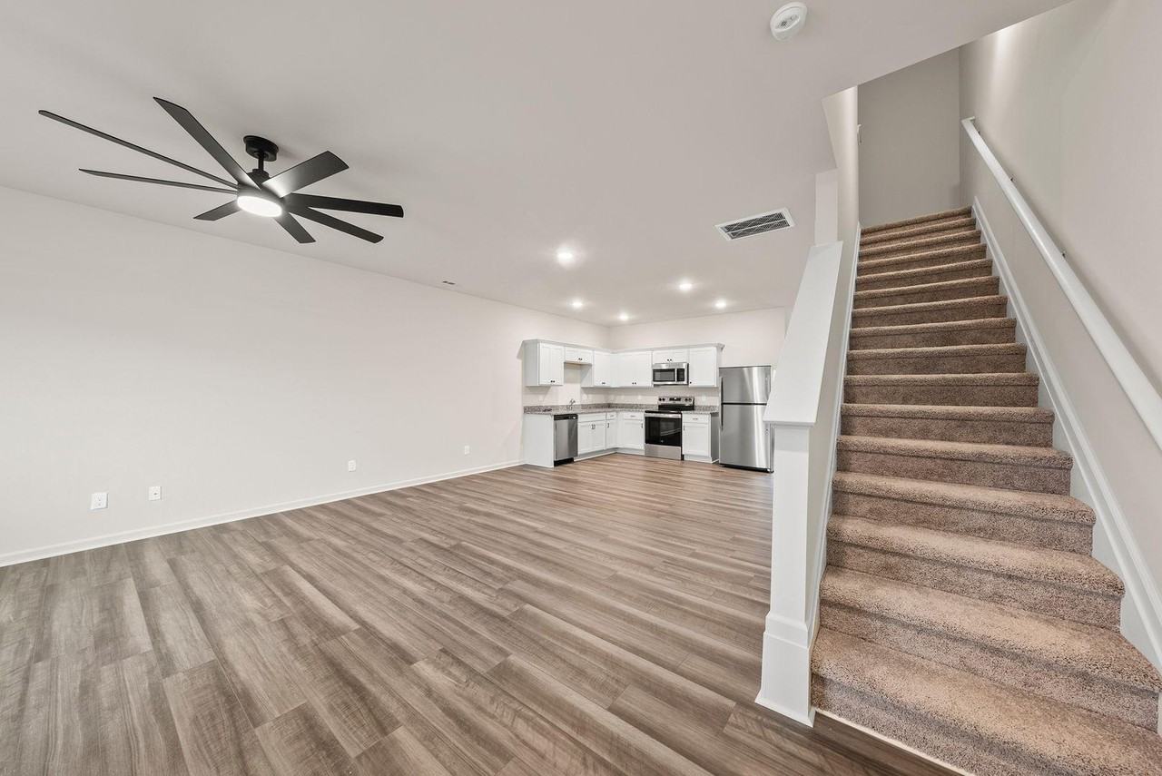 2058 Glen Crossing Dr - Photo 7 of 29