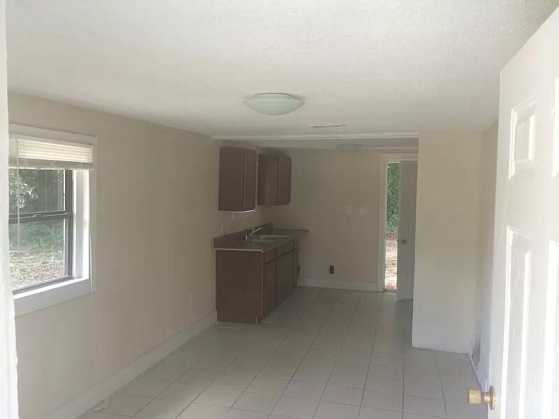 10 Lenox Ct - Photo 4 of 16