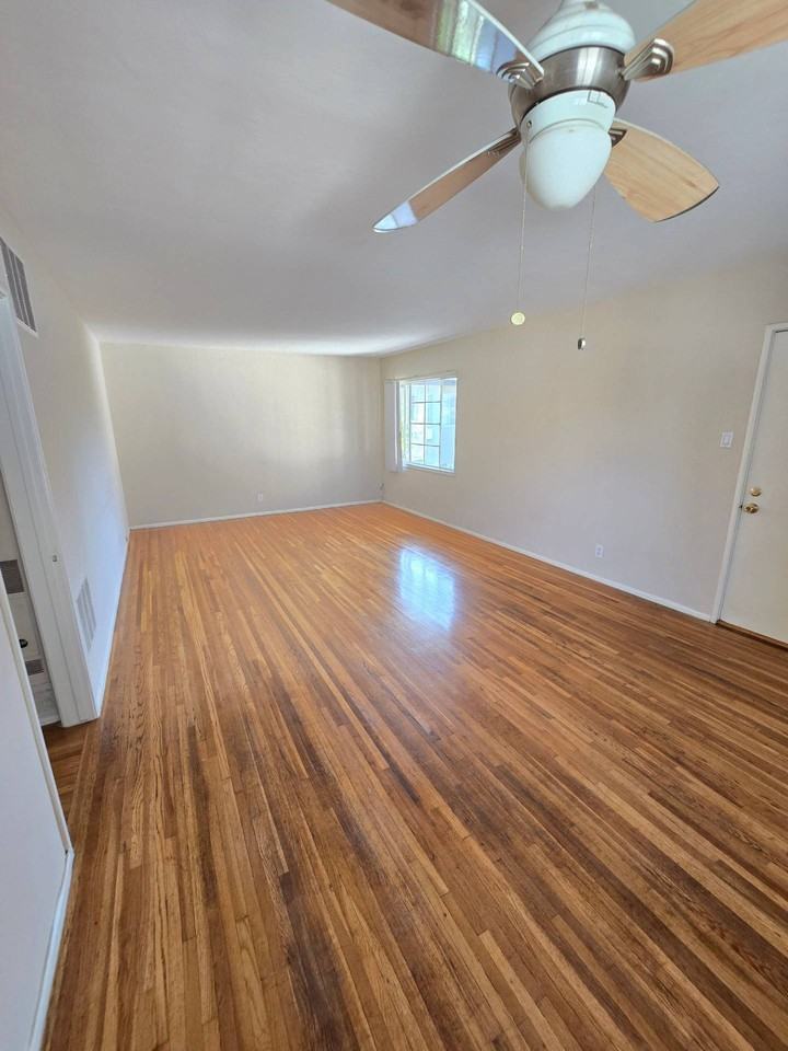 139 North Holliston Avenue #D - Photo 6 of 15