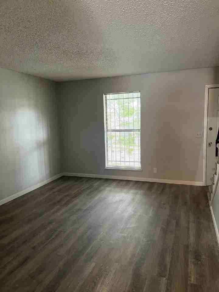 3016 Delaware Ave - Photo 2 of 19