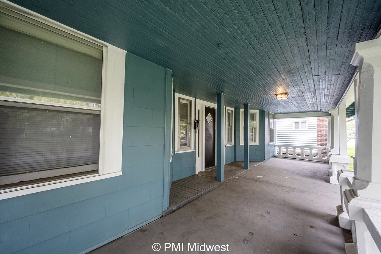 130 N Gladstone Ave - Photo 3 of 32