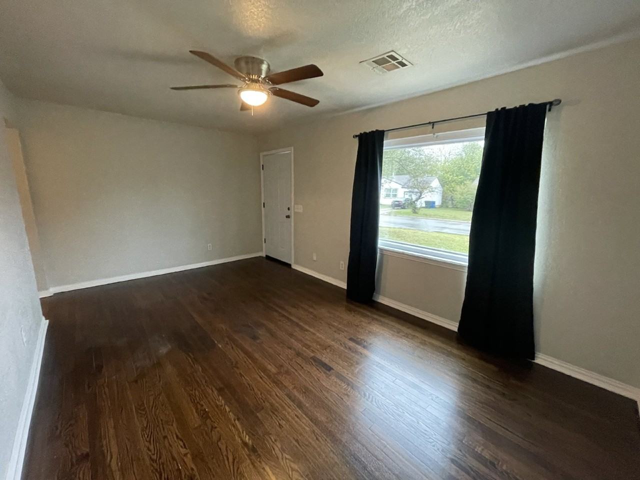 519 Foster Pl - Photo 3 of 24