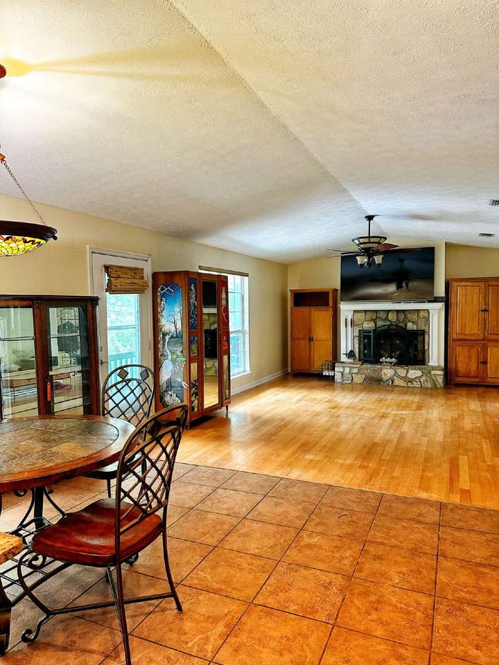 165 Moss Ave - Photo 3 of 15