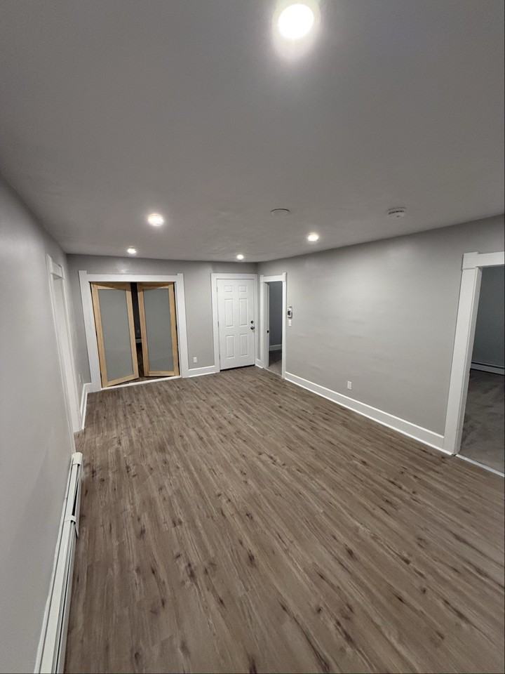 142 Spruce St - Photo 2 of 8