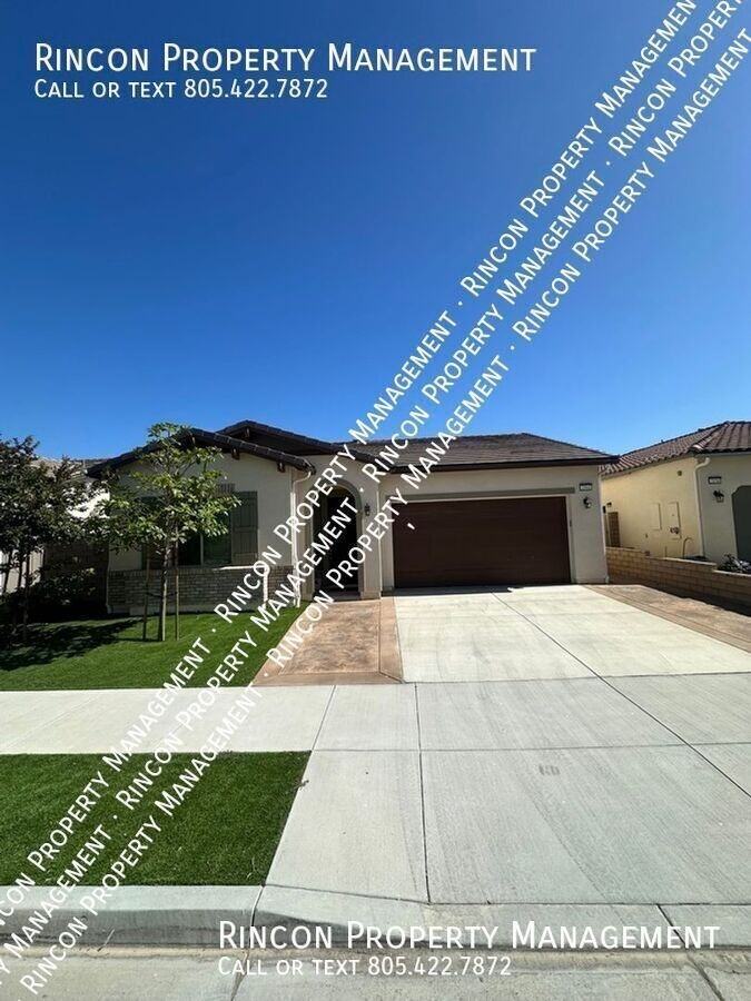 2164 Pomegranate St - Photo 2 of 36