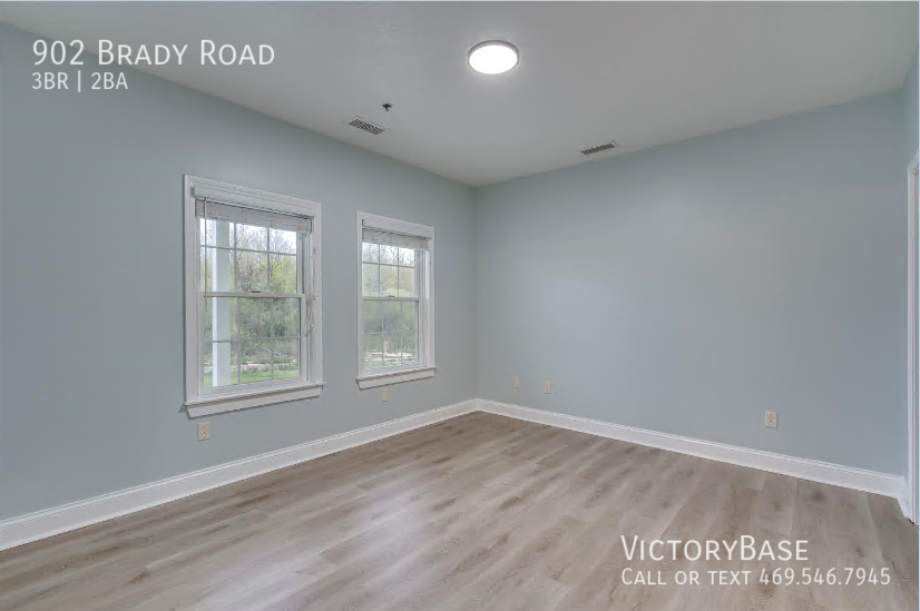 902 Brady Rd - Photo 3 of 17