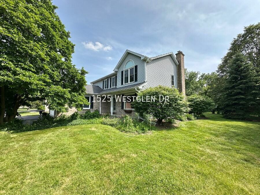 1525 Westglen Dr - Photo 2 of 20