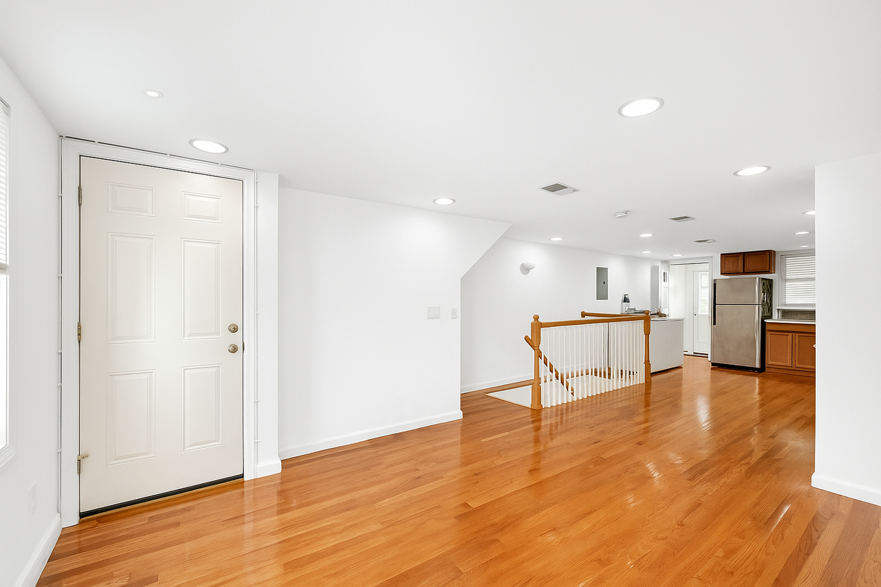 150 19th St #1 - Photo 2 of 15