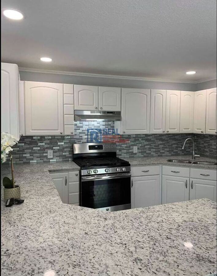2820 S Bryant St - Photo 2 of 13