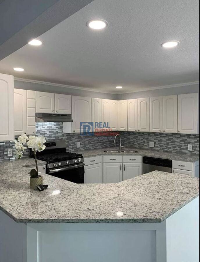 2820 S Bryant St - Photo 3 of 13