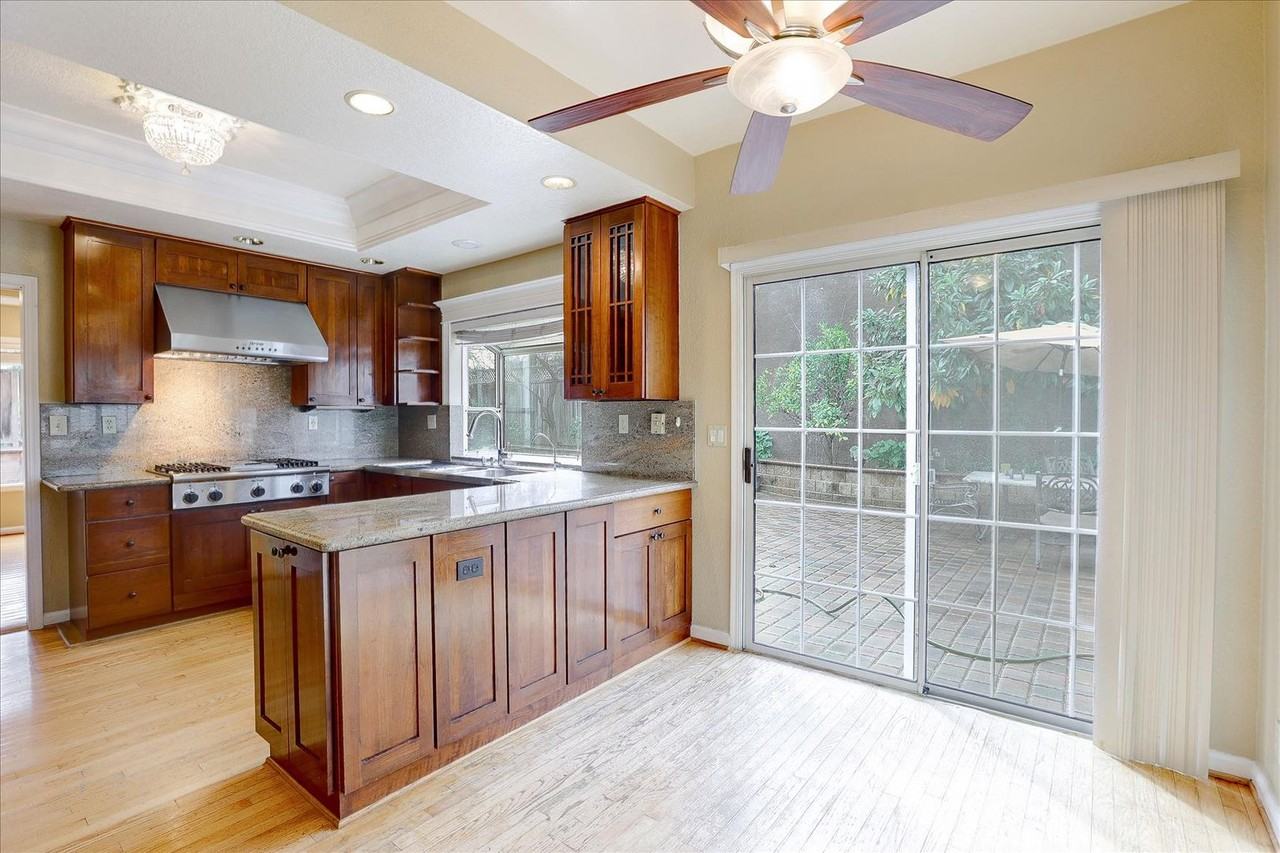 1303 Quail Creek Cir - Photo 5 of 31