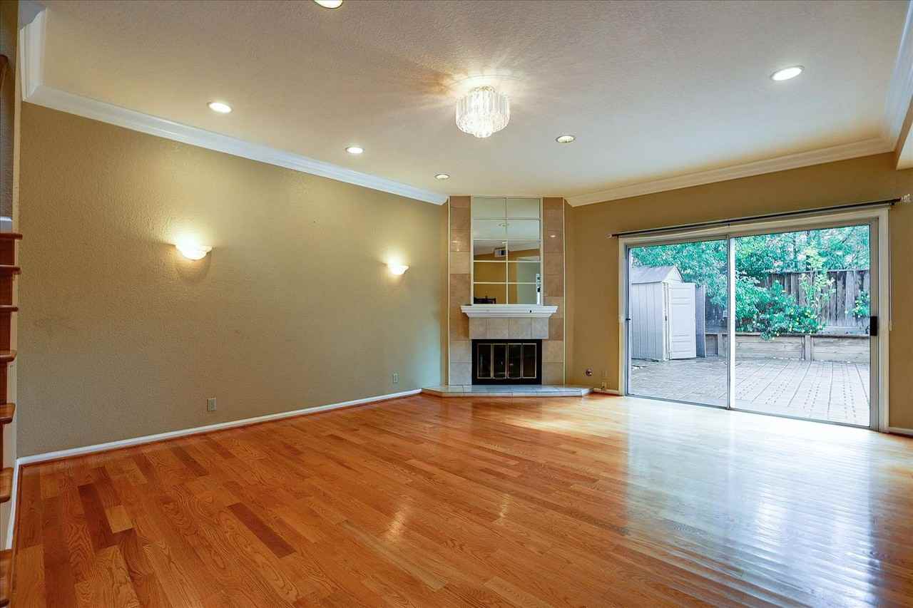 1303 Quail Creek Cir - Photo 7 of 31