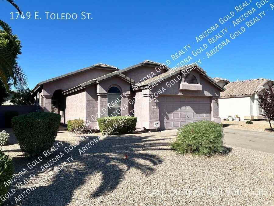 1749 E Toledo St - Photo 2 of 18