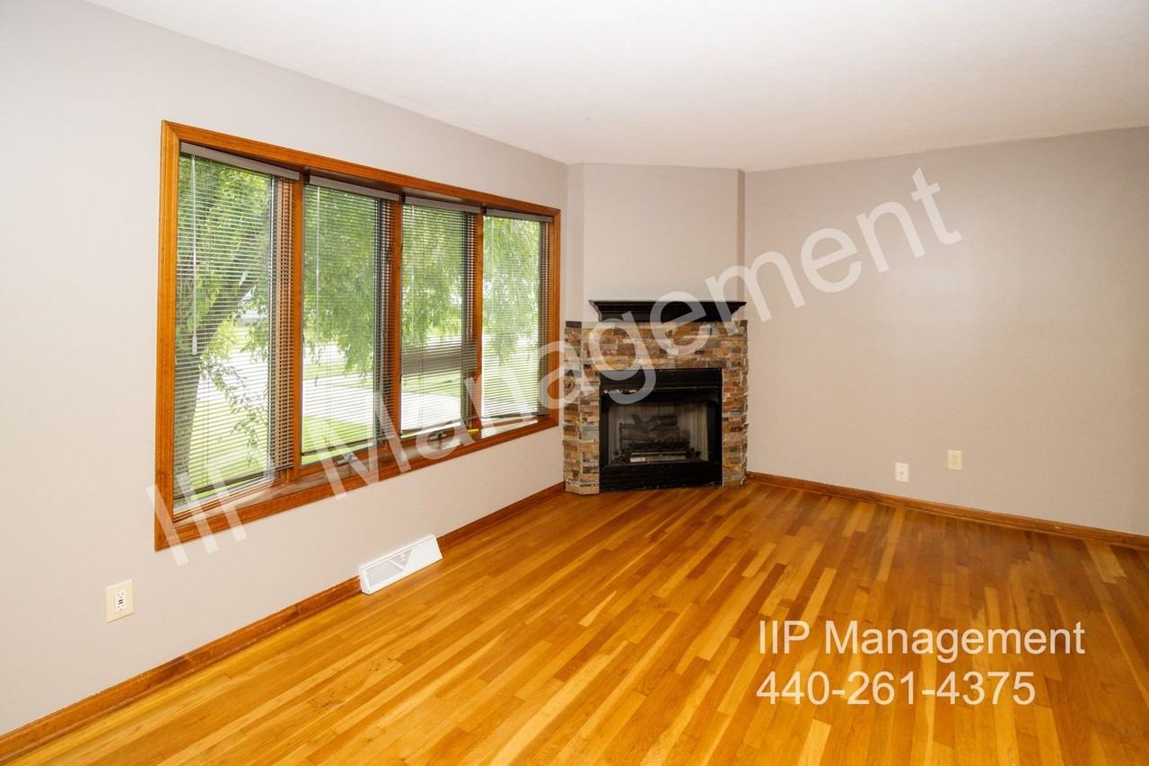 840 E 332nd St - Photo 2 of 16