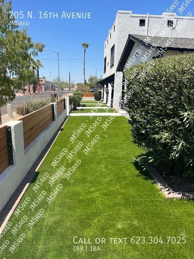 205 N 16th Ave - Photo 3 of 13