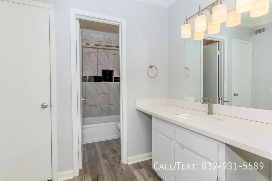 2067 Spenwick Dr #APW - Photo 5 of 9