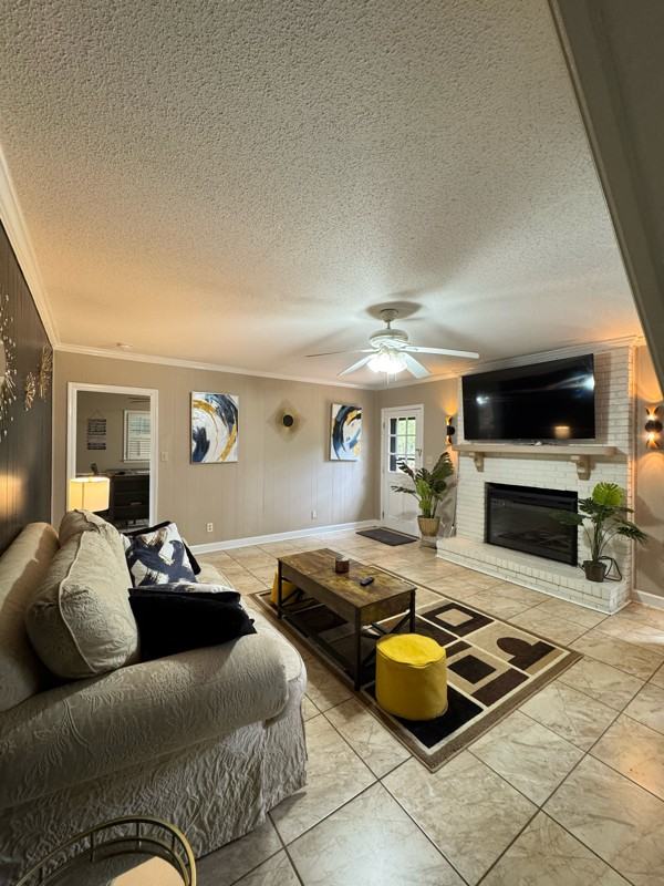 2221 Wallington Dr - Photo 2 of 20