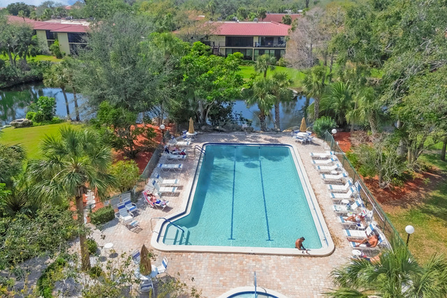 6423 Egret Ln #402 - Photo 4 of 15