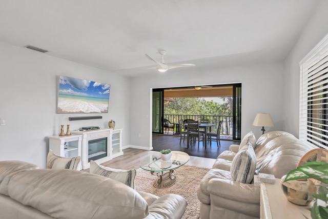 6423 Egret Ln #402 - Photo 5 of 15