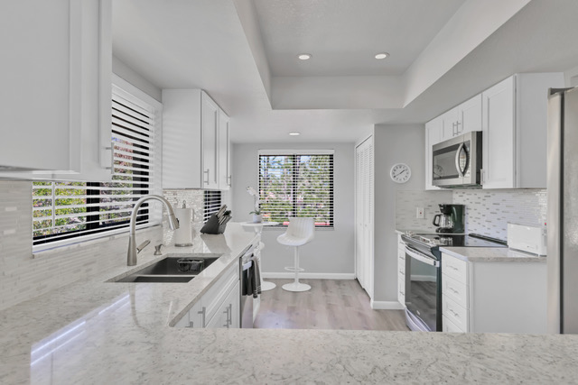 6423 Egret Ln #402 - Photo 6 of 15